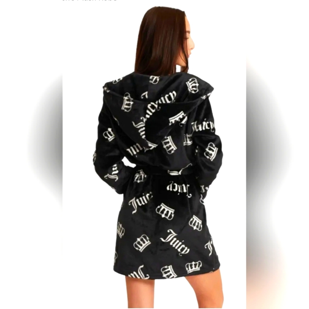 NWT- L/XL - Juicy Couture Robe